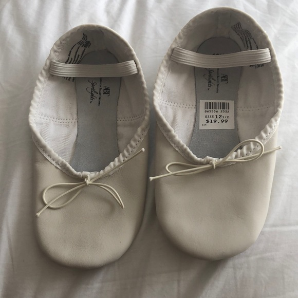 Ballerina and tap shoes - Picture 2 of 7